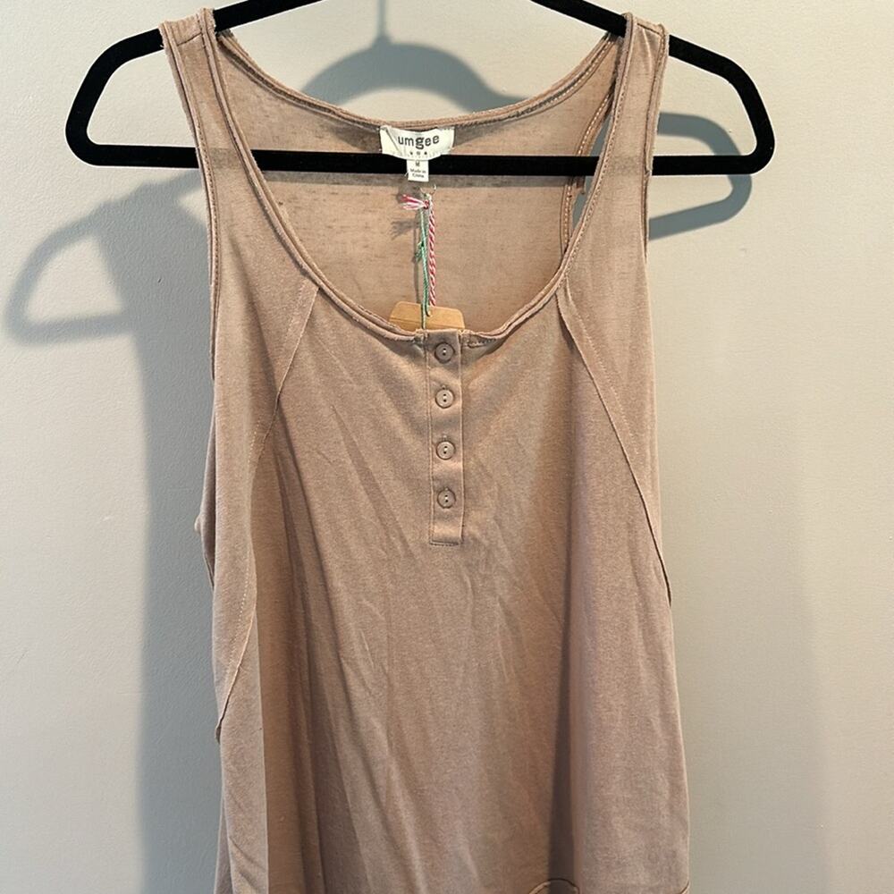 Umgee Medium‎ Tan Scoopneck Henley Tank Top